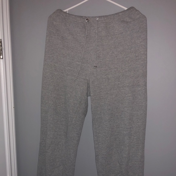 Calvin Klein sweatpants - Picture 2 of 4